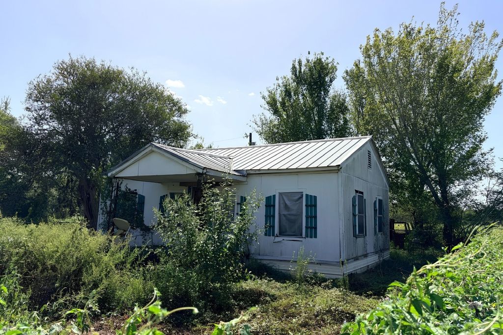 113 Krchnak Road, La Grange
