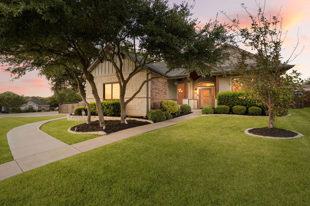 123 Archstone Loop, Belton