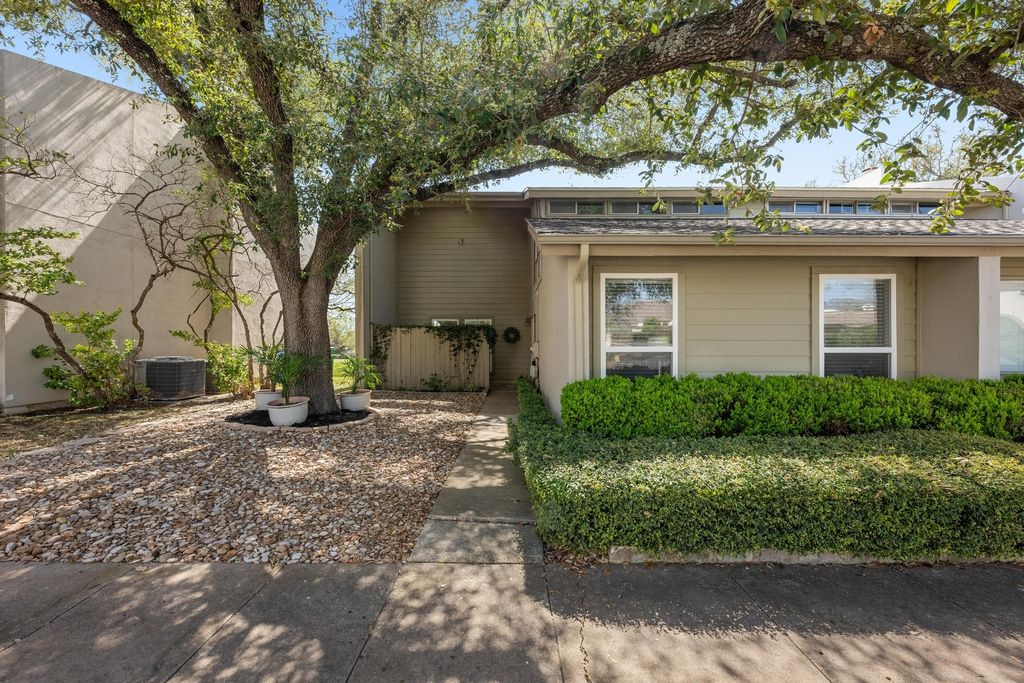 100 Lido Circle B2, Lakeway