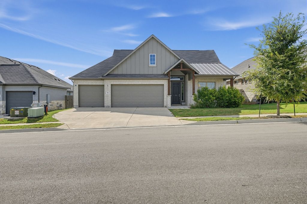 734 Treadwell Lane, Kyle