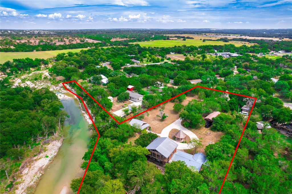 205 River Road, Liberty Hill