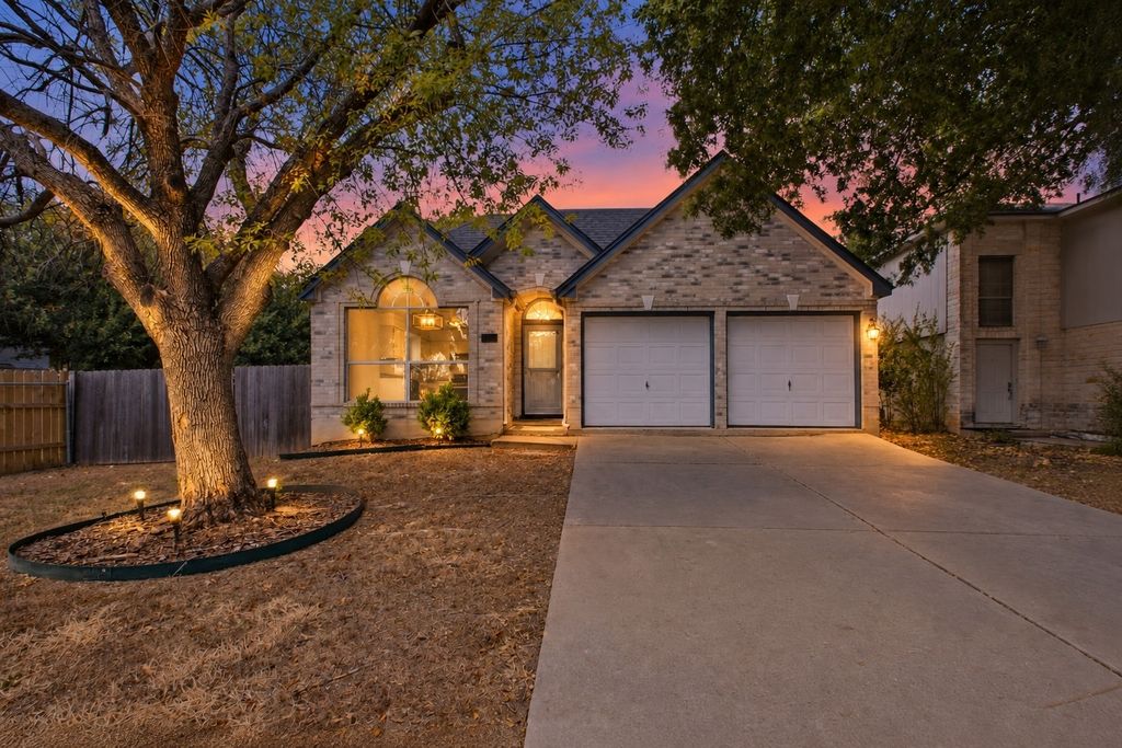 1206 Garden Path Drive, Round Rock