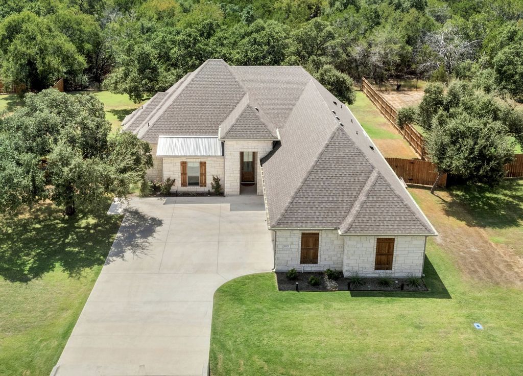 11175 Golden Eagle Avenue, Salado