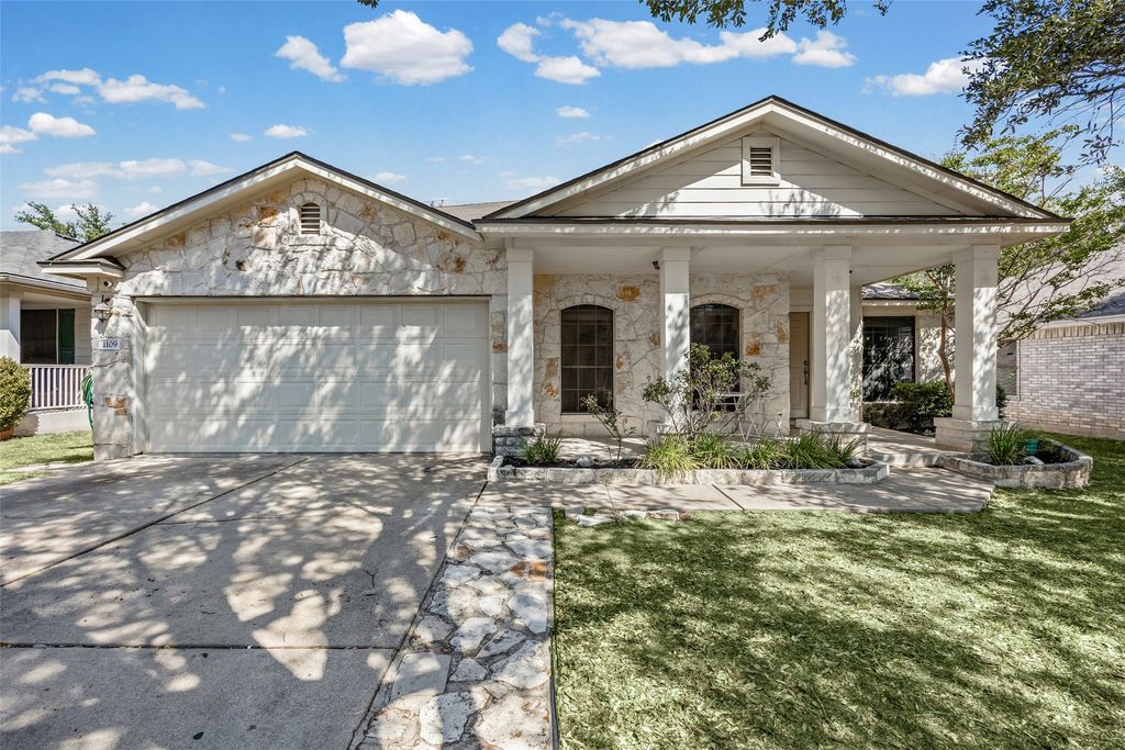 1109 Chardonnay Crossing, Leander