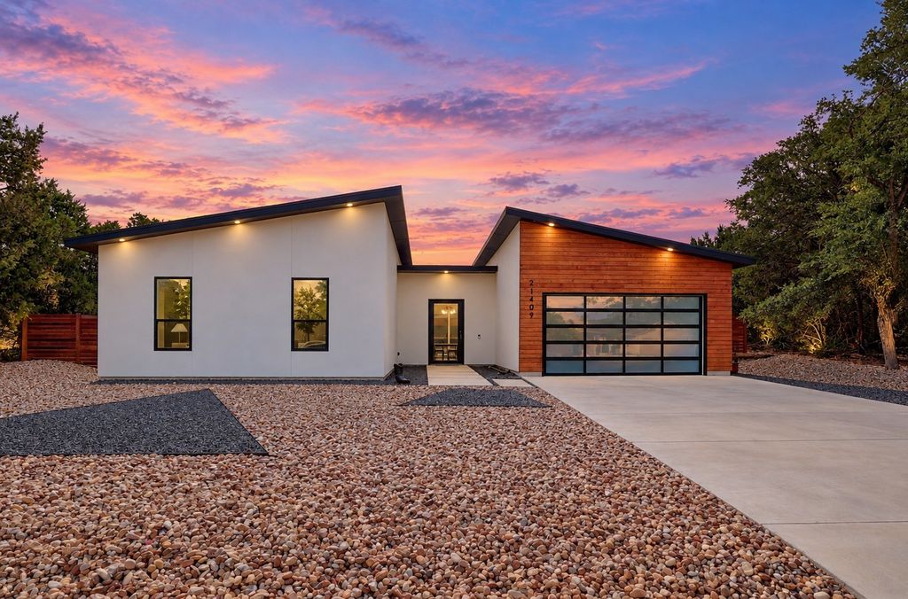 21409 Patton Avenue, Lago Vista