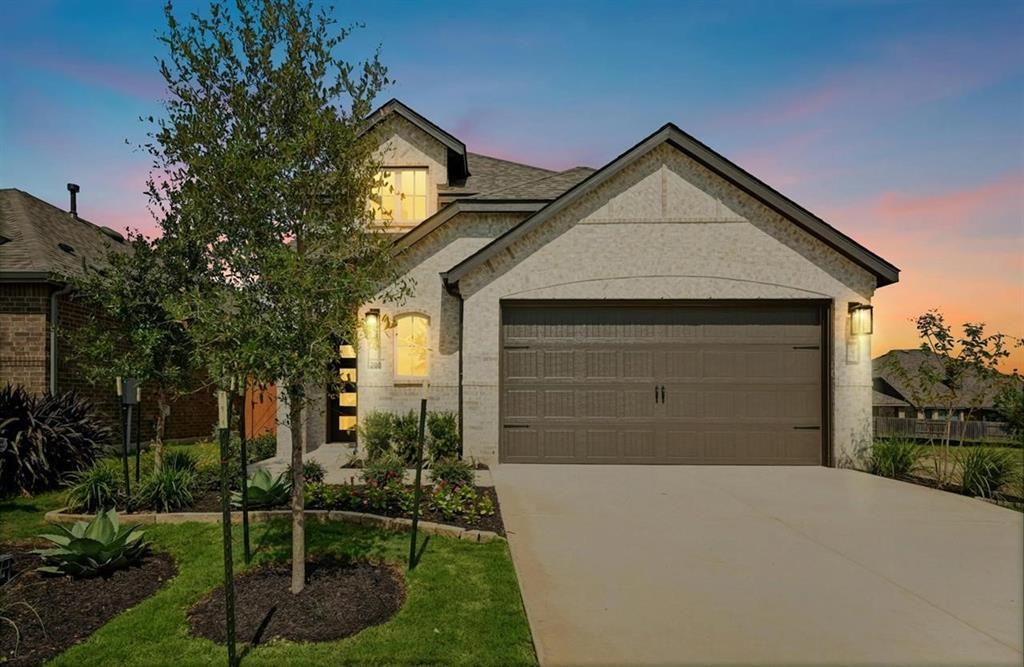 200 Bay Breeze Drive, Kyle