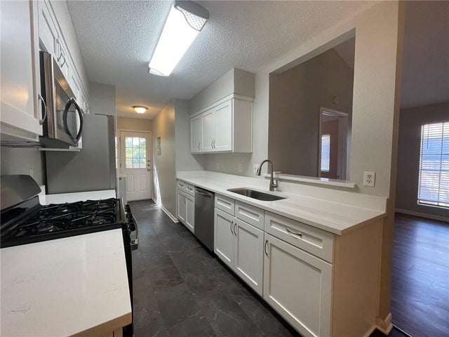 1915 Margalene Way, Austin