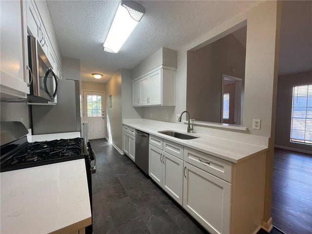 1915 Margalene Way, Austin