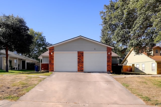 6319 & 6321 Worchester Knoll, San Antonio