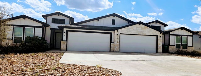 20105 Park Strip Street A - B, Lago Vista