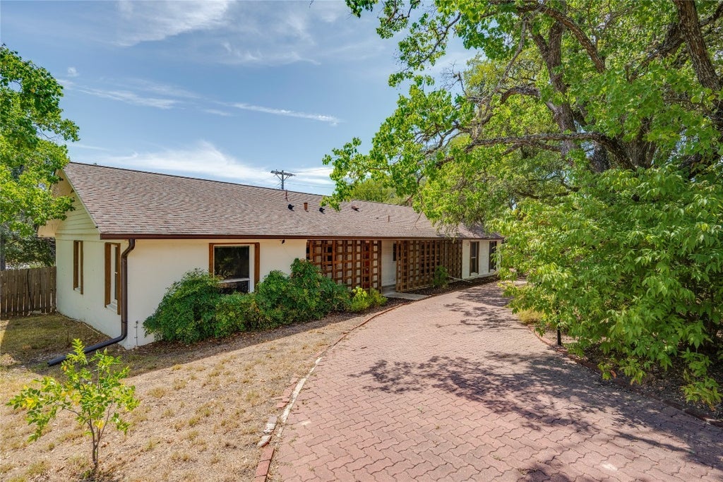 2801 Cedarview Drive A, Austin