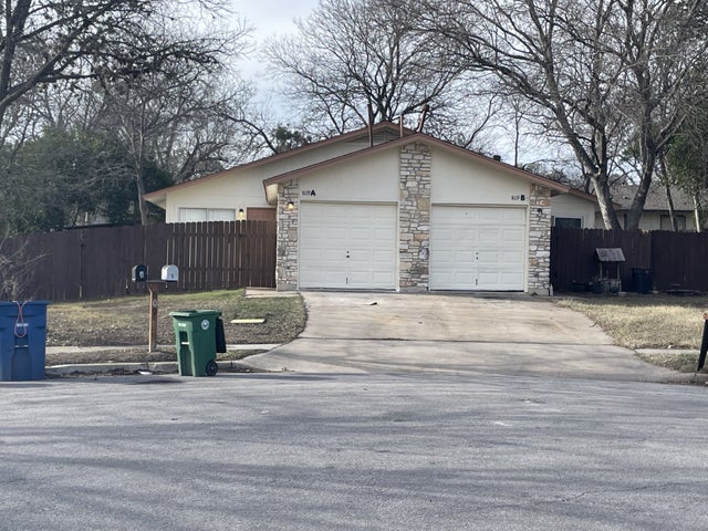 809 Plumpton Drive, Austin