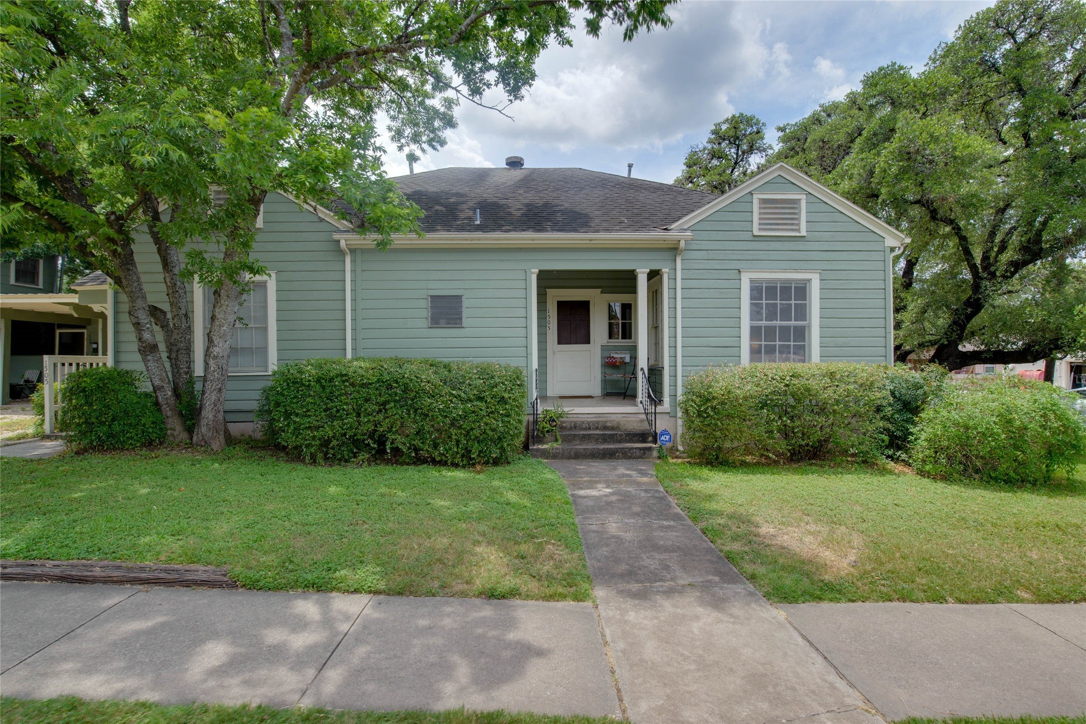 Photo of Listing #3089502