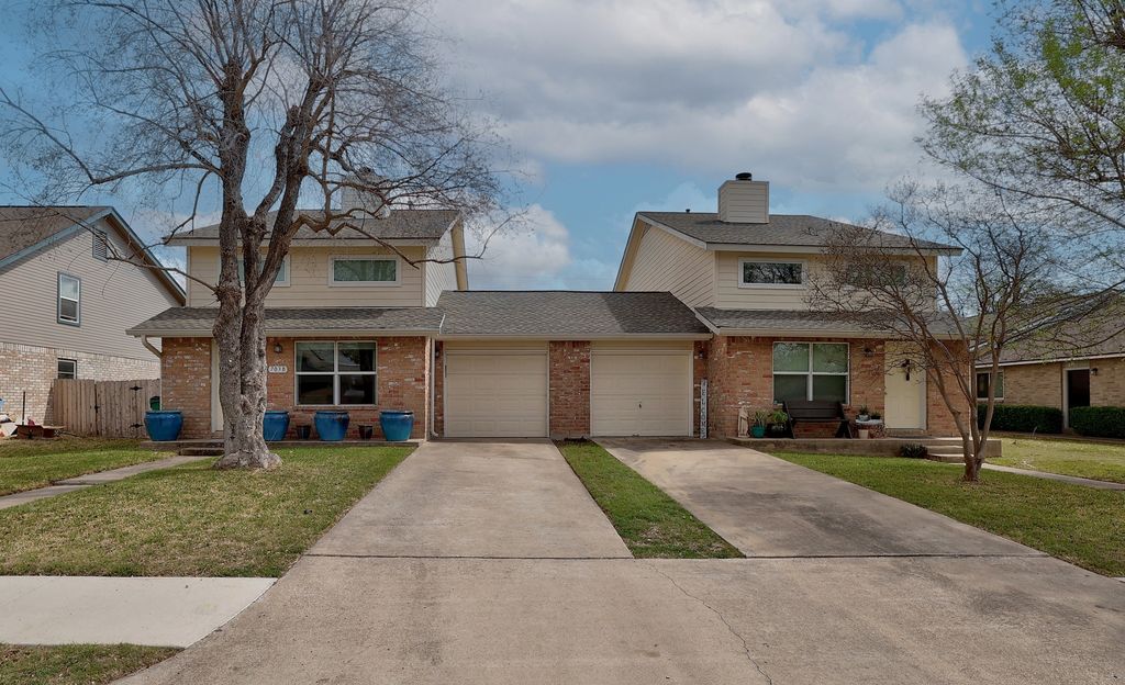 703 Valley View Drive A & B, Pflugerville