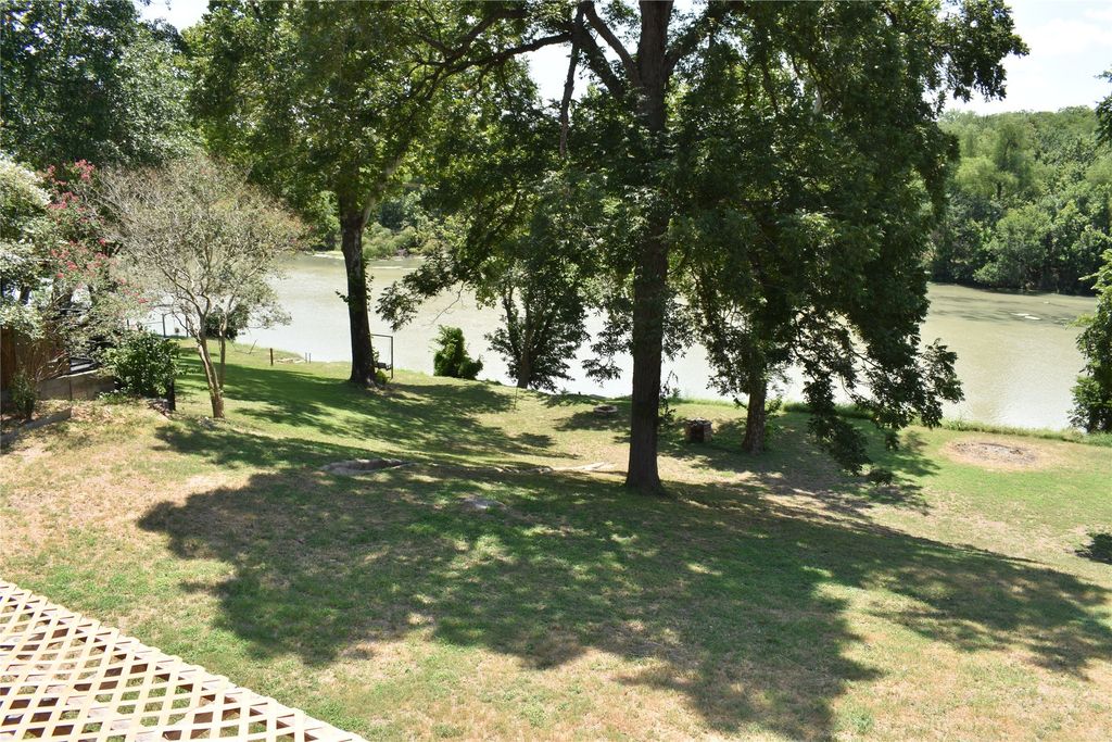 315 River Wood Drive, Bastrop