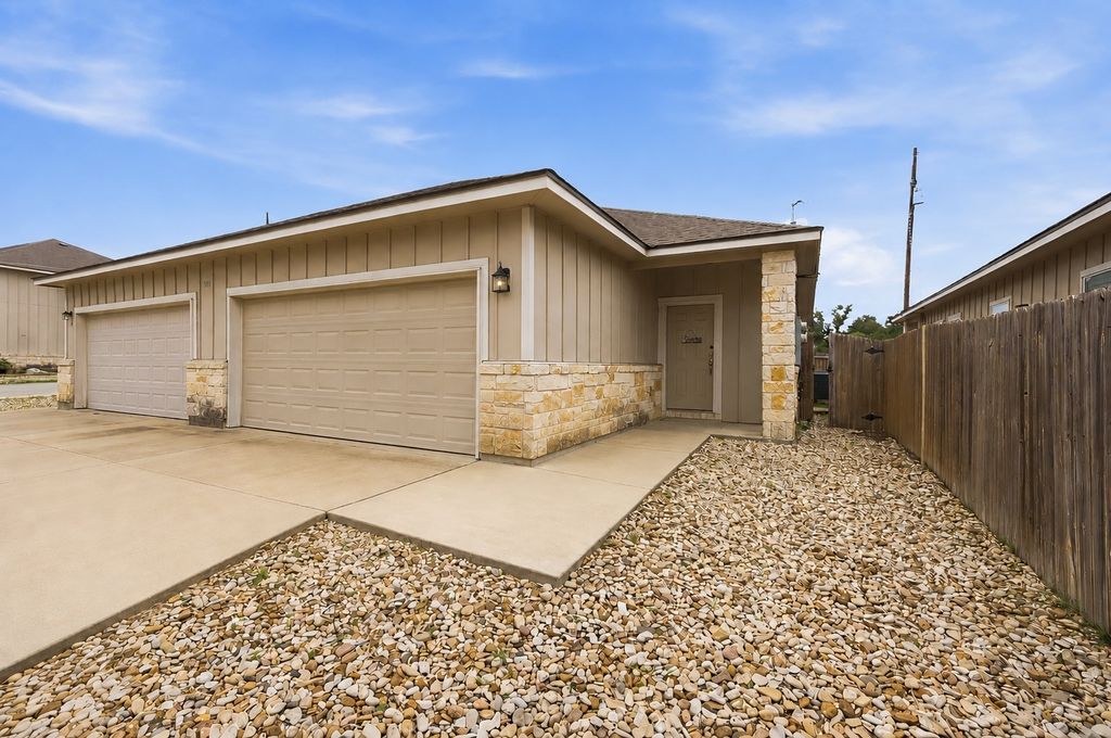 404 Carl Shipp Drive, Liberty Hill