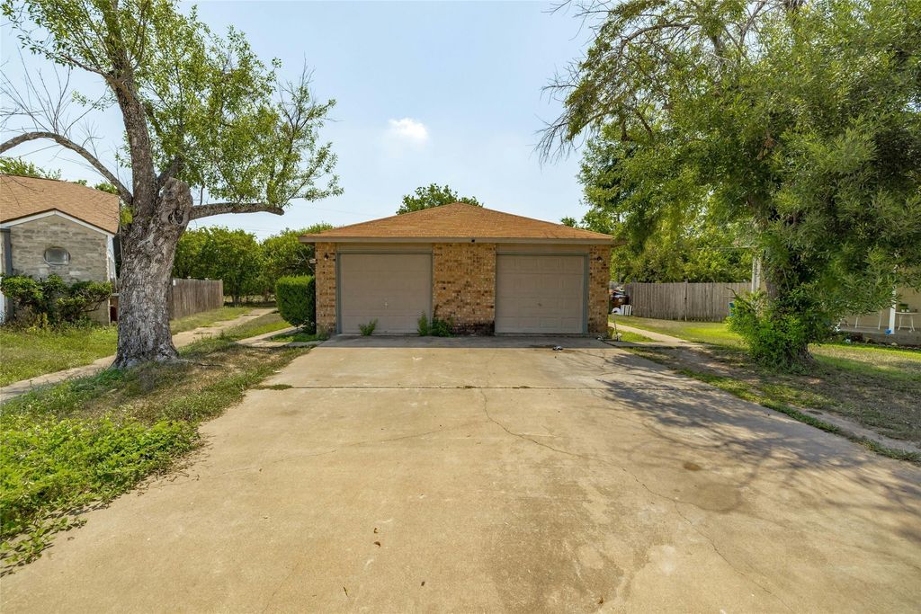515 Sierra Cove, Round Rock