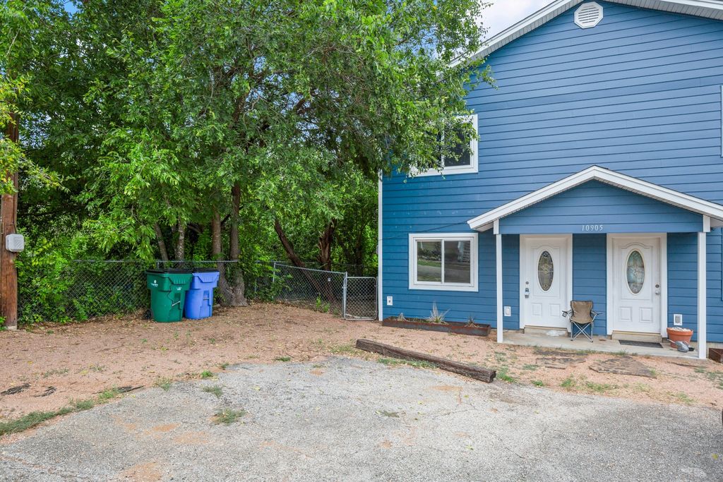 10905 Elm Street, Jonestown