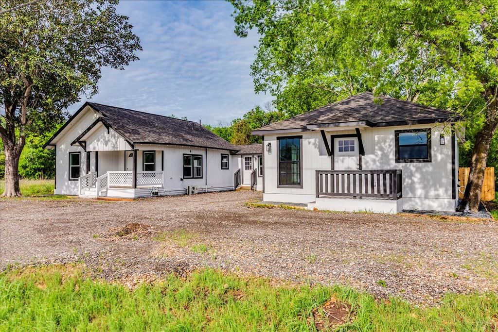 112 Gazley Street, Smithville