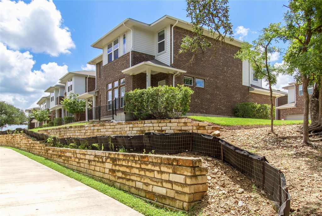 605 W South St Street 41, Leander