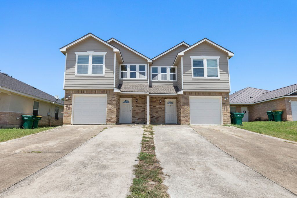 709 Claremont Parkway A & B, Marble Falls