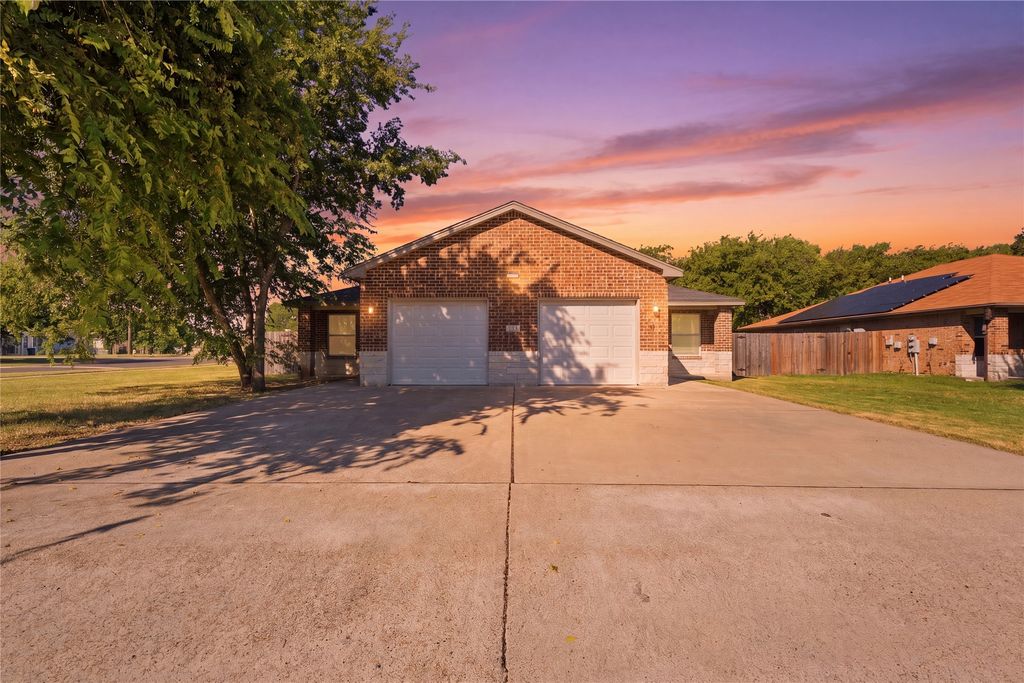 112 E Truman Avenue, Copperas Cove