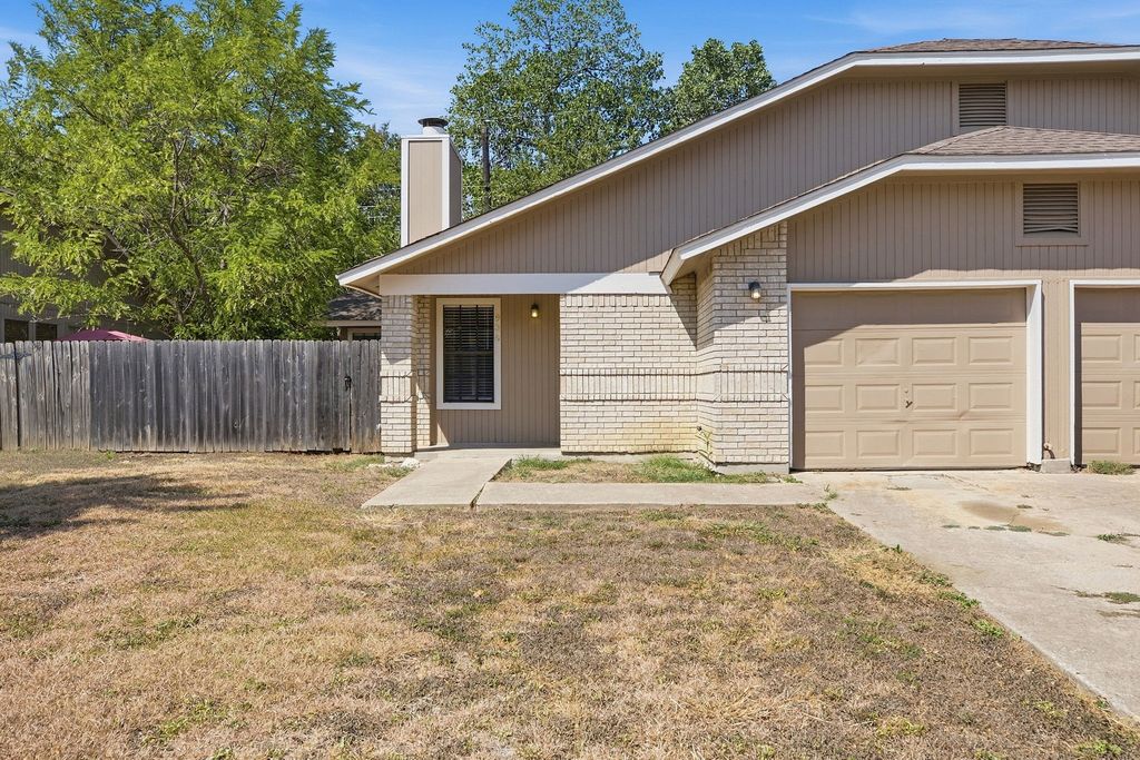 904/906 Hyridge Street, Round Rock