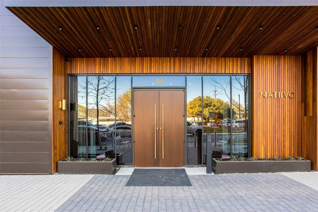 48 East Avenue 2106, Austin