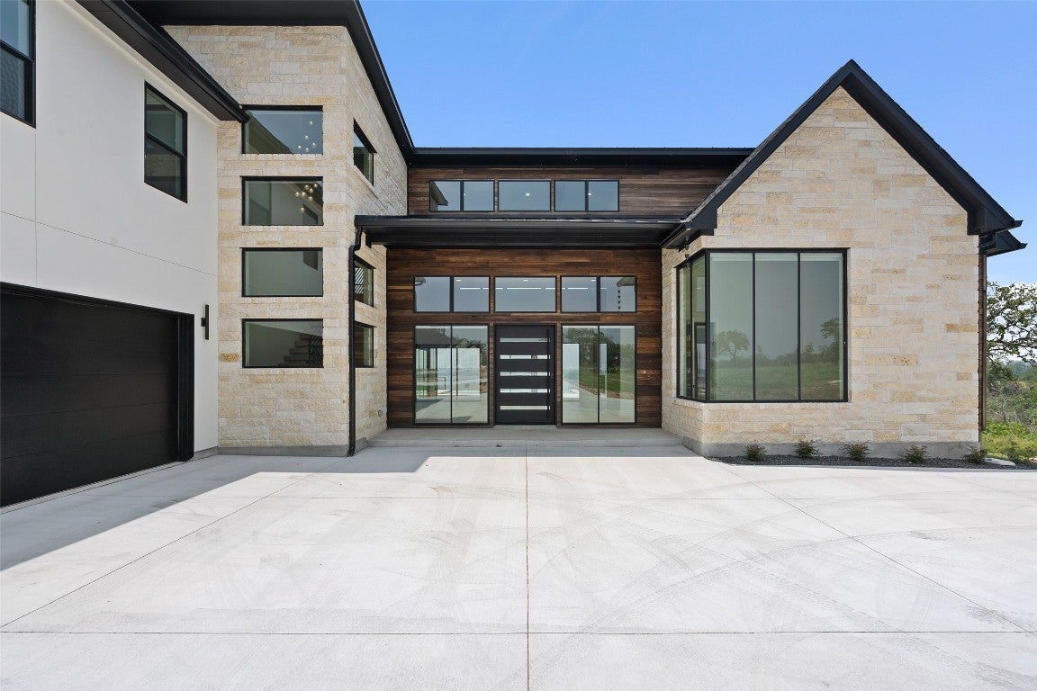 Photo of Listing #2113058