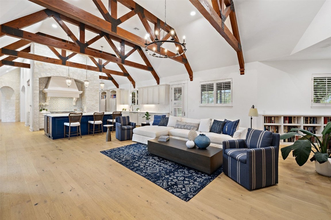 Photo of Listing #9937360