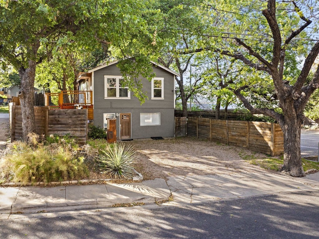 Photo of Listing #3452869