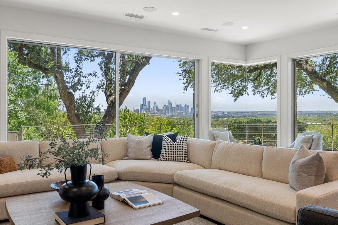 Photo of Listing #5786184