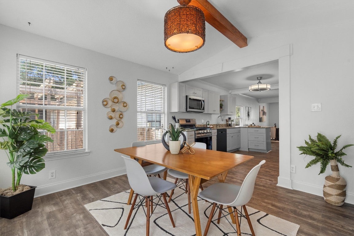 Photo of Listing #1910589