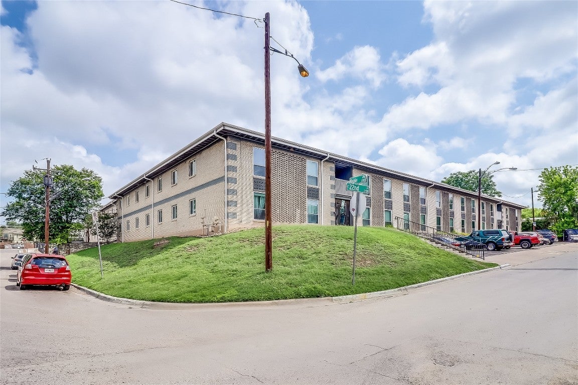 Photo of Listing #2770417