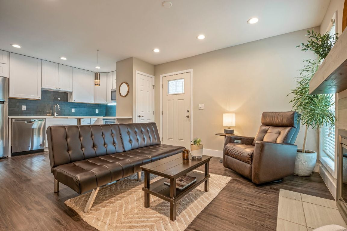 Photo of Listing #3073918