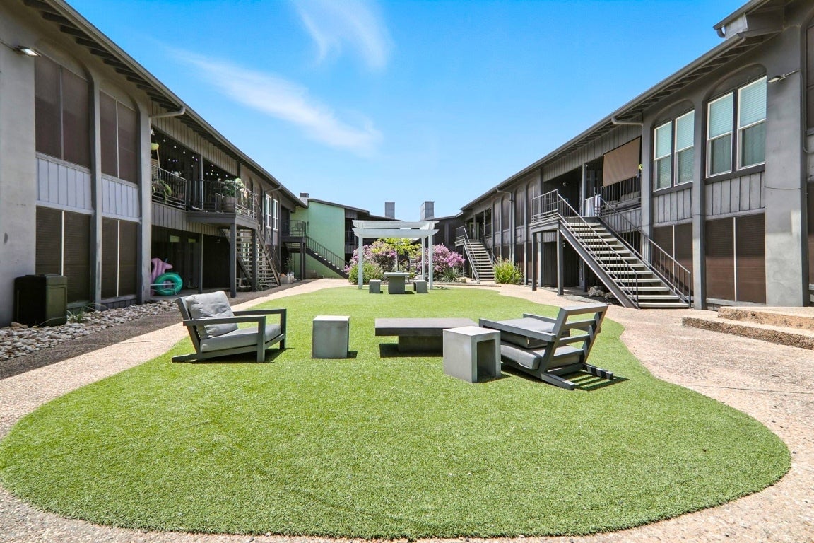 Photo of Listing #5836761