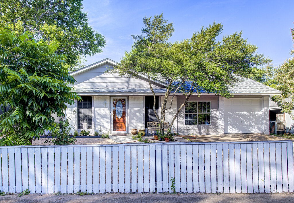 Photo of Listing #2629469