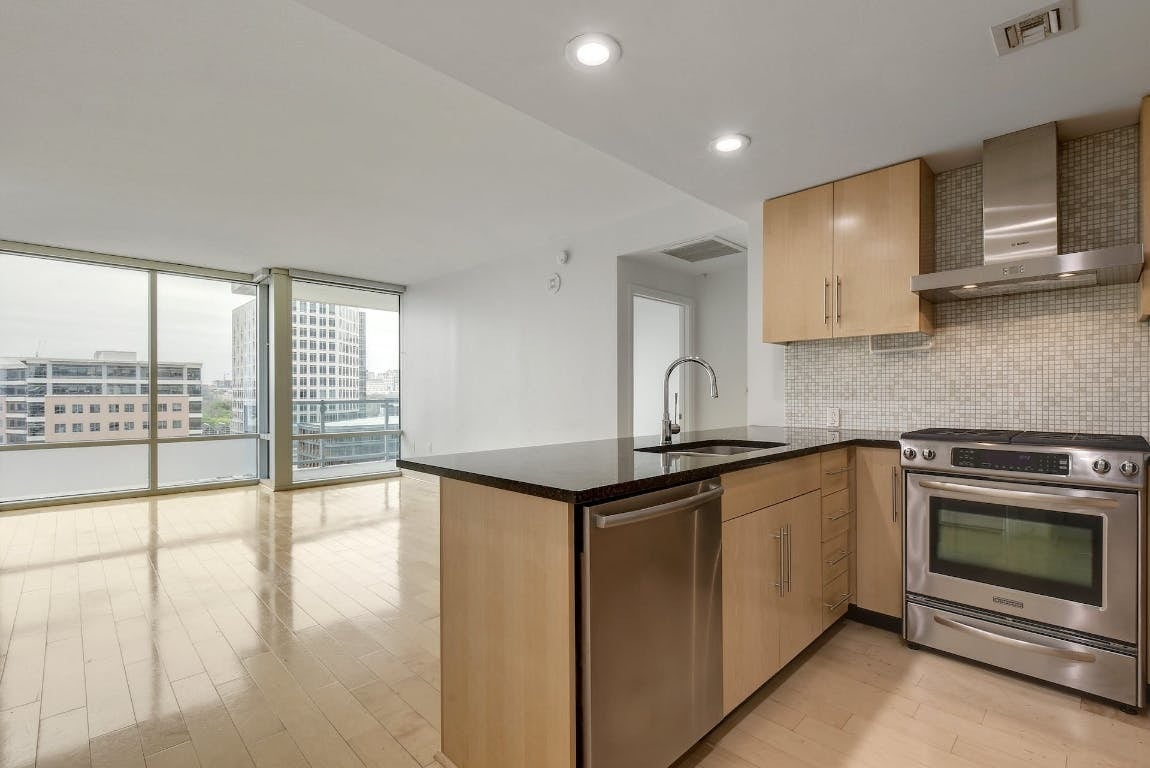 Photo of Listing #3393768