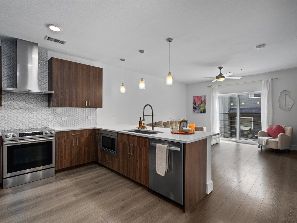 Photo of Listing #8892207