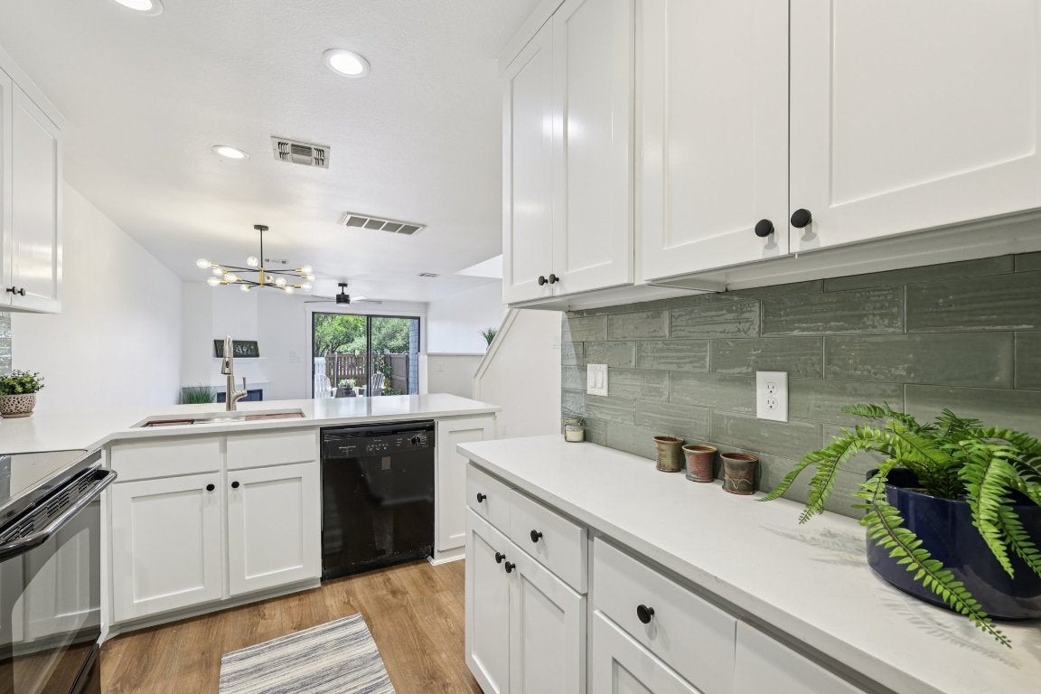 Photo of Listing #9536731