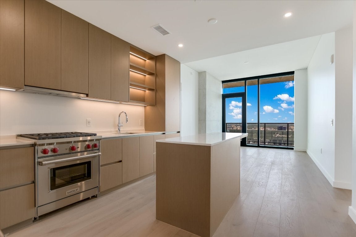 Photo of Listing #5887126