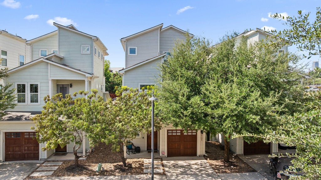 Photo of Listing #6810031