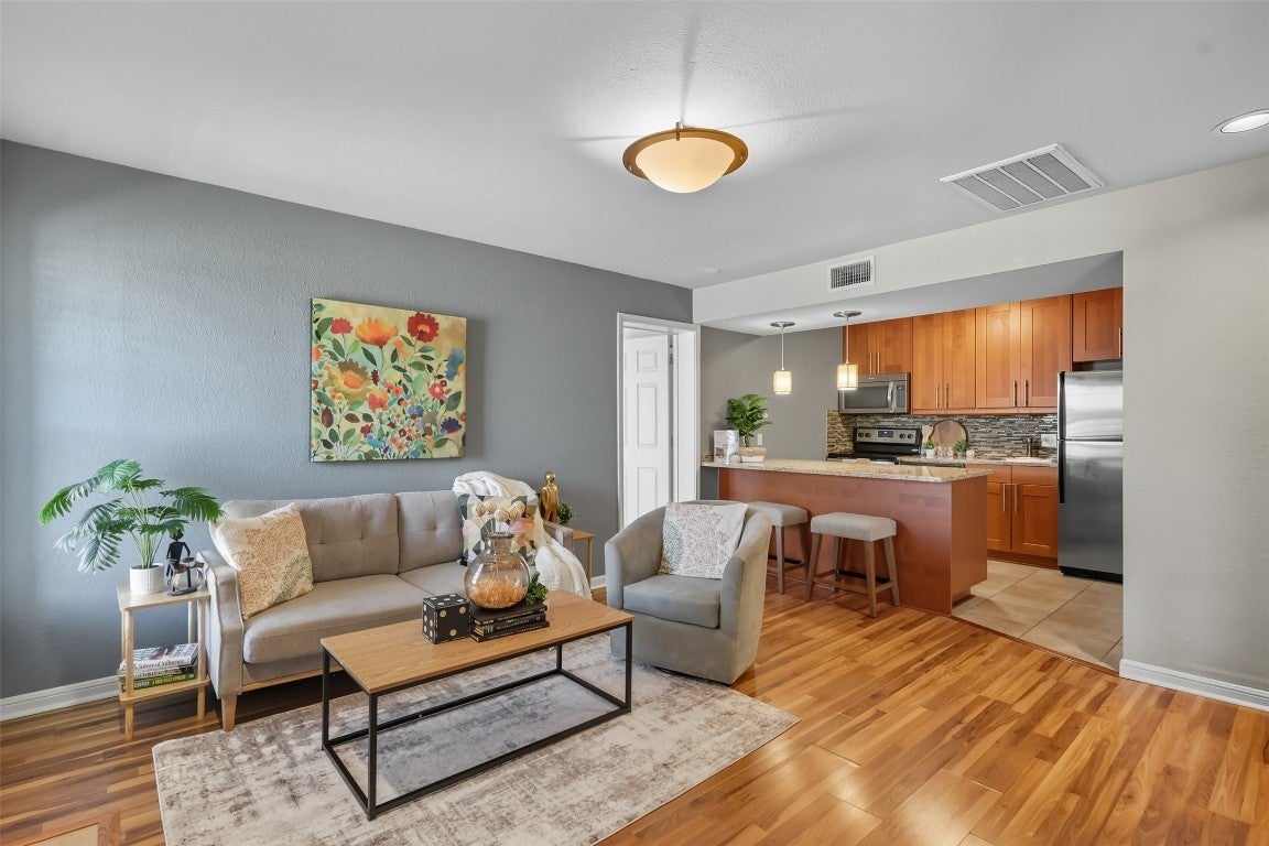 Photo of Listing #8504239