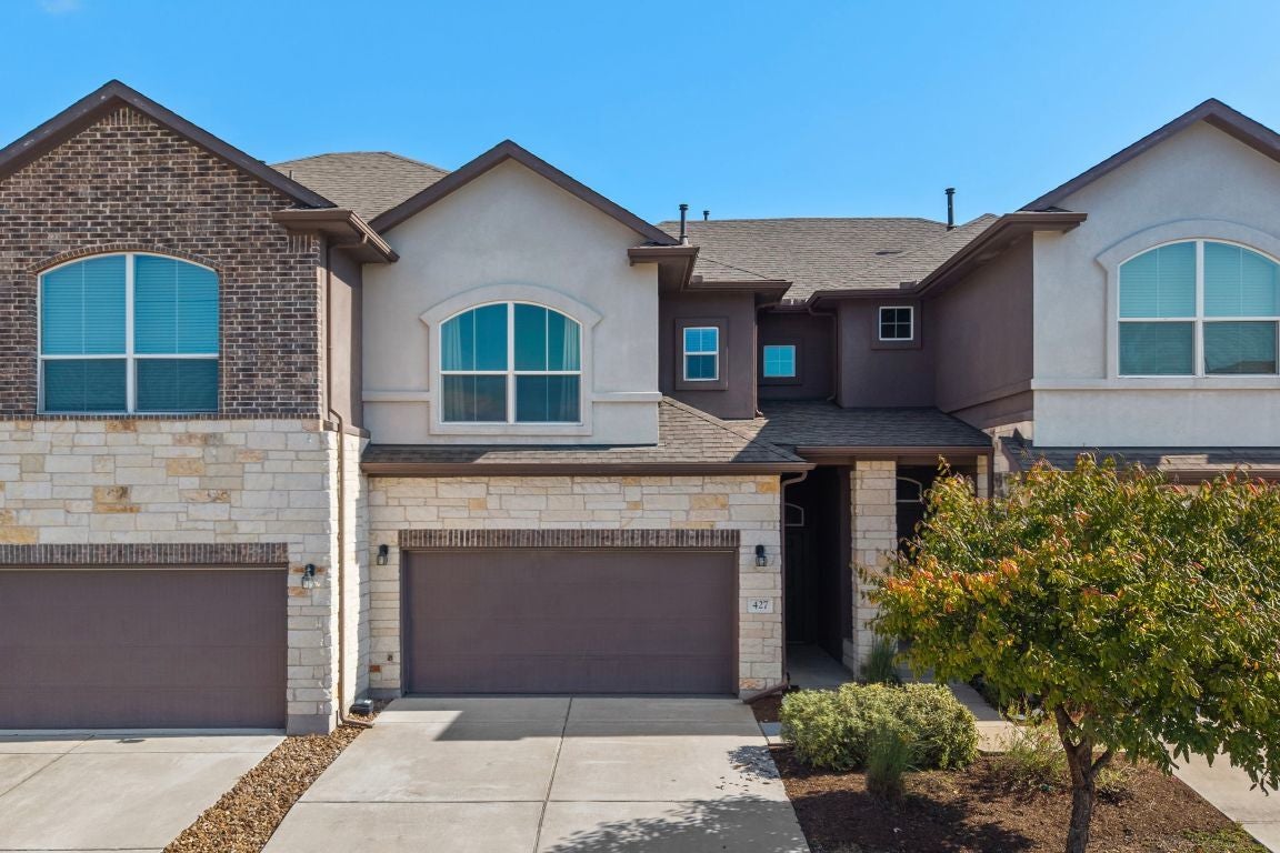 Photo of Listing #9991697