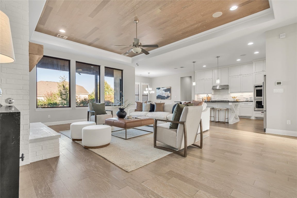 Photo of Listing #1247126