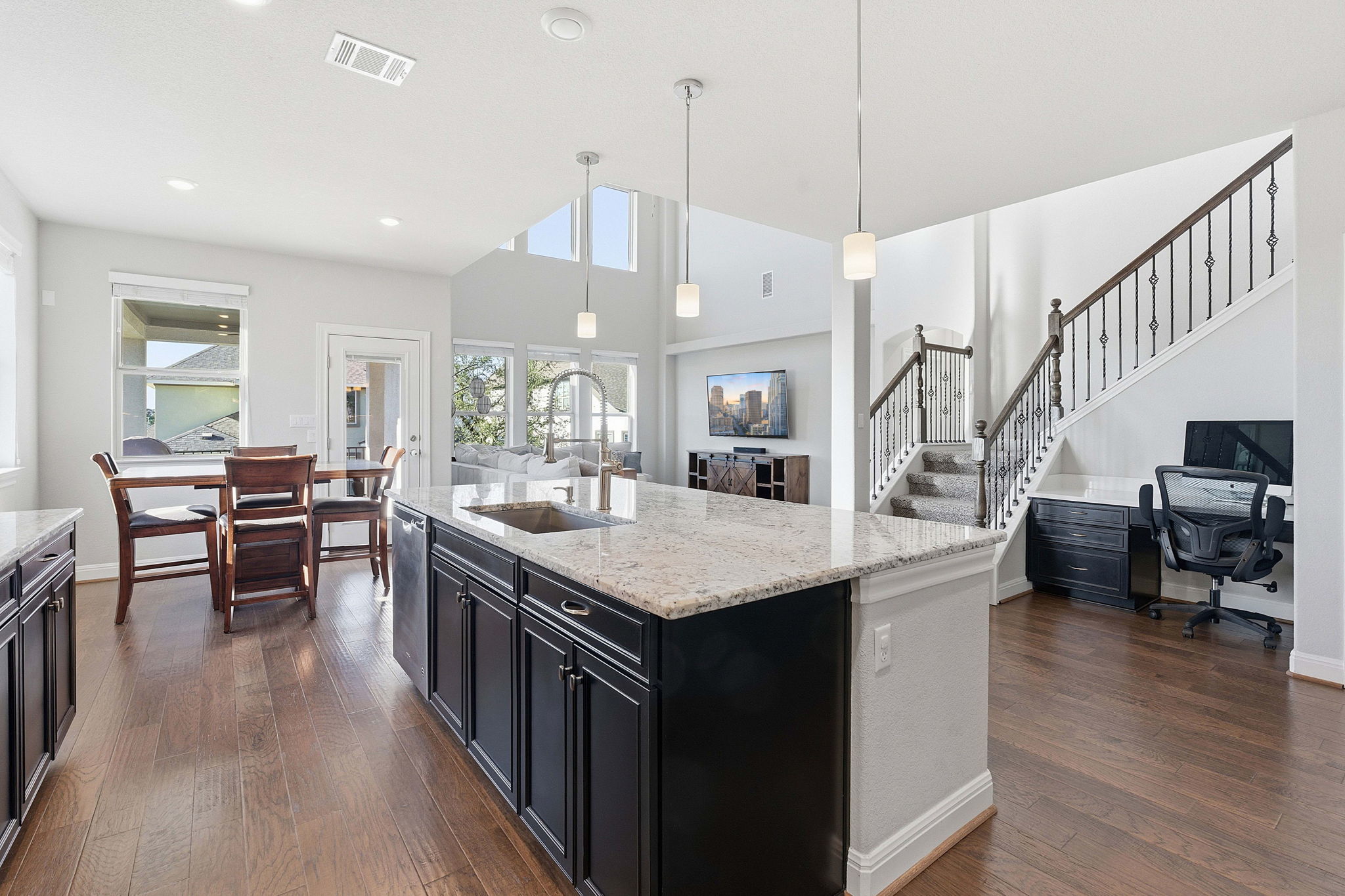 Photo of Listing #9443385