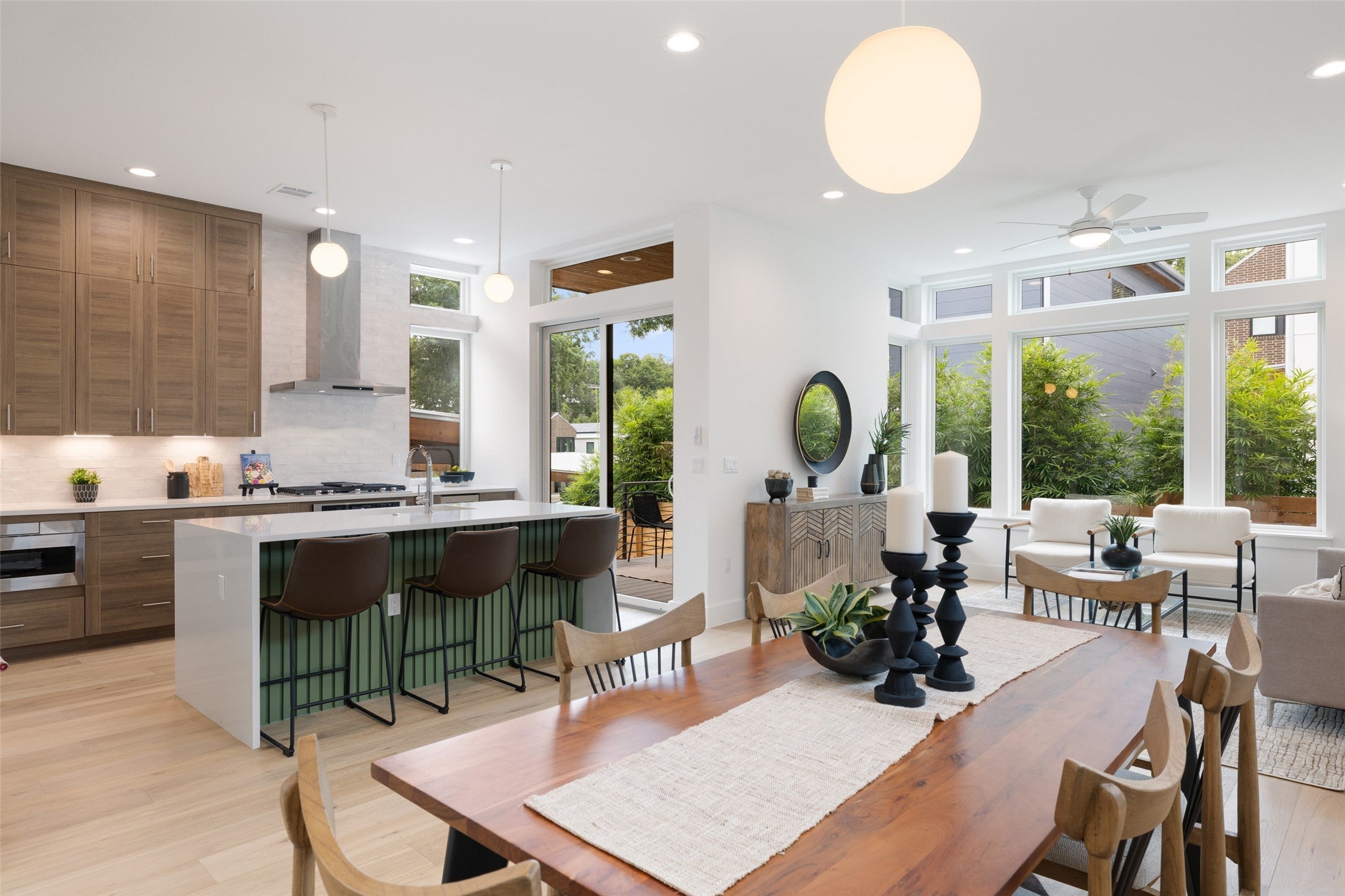 Photo of Listing #5733695