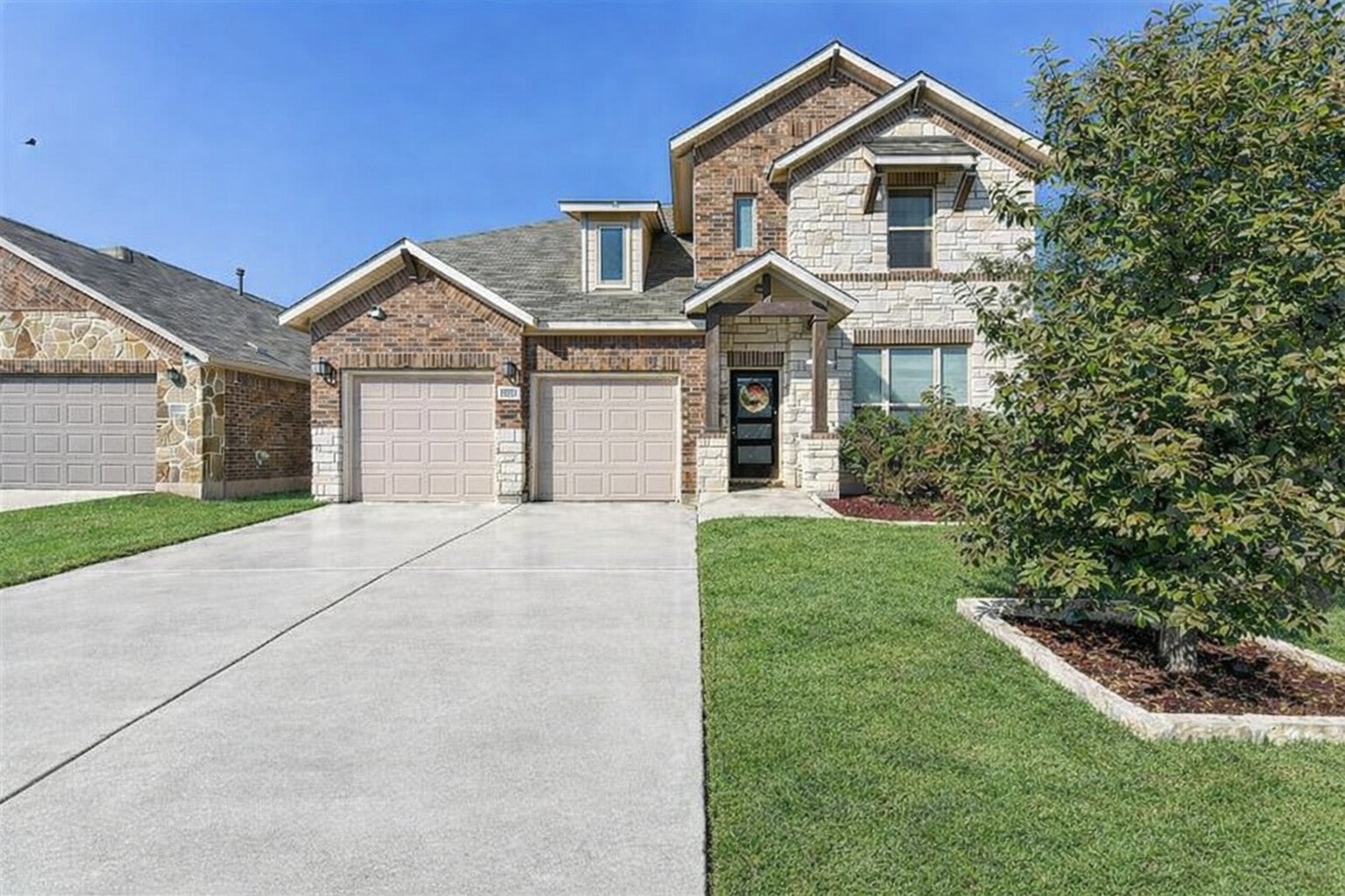 Photo of Listing #2675693