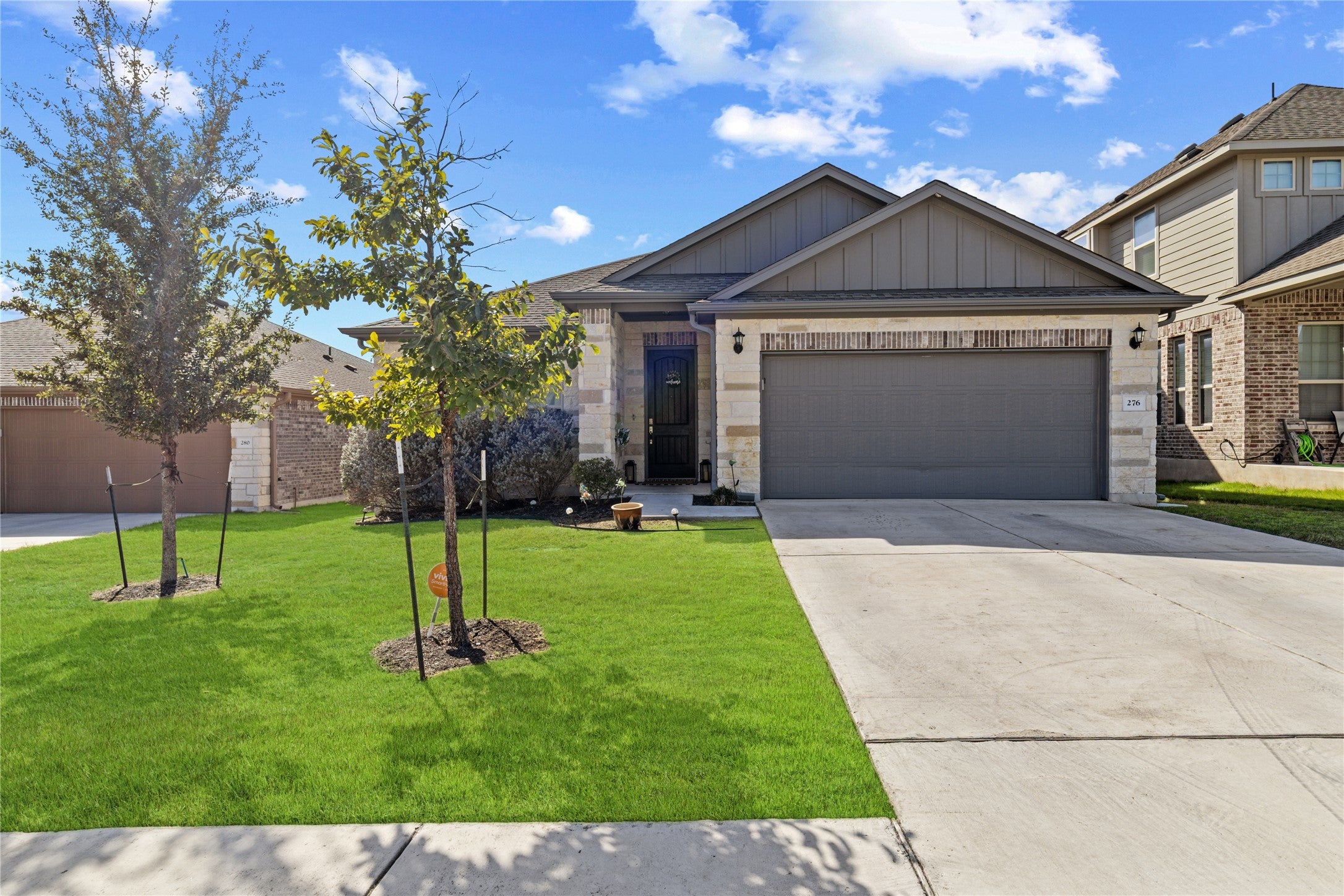 Photo of Listing #2381058