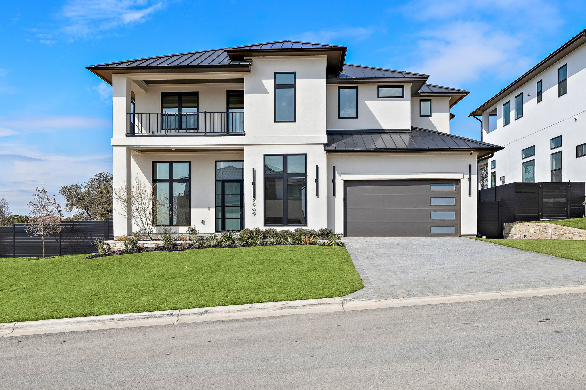 Photo of Listing #9667056